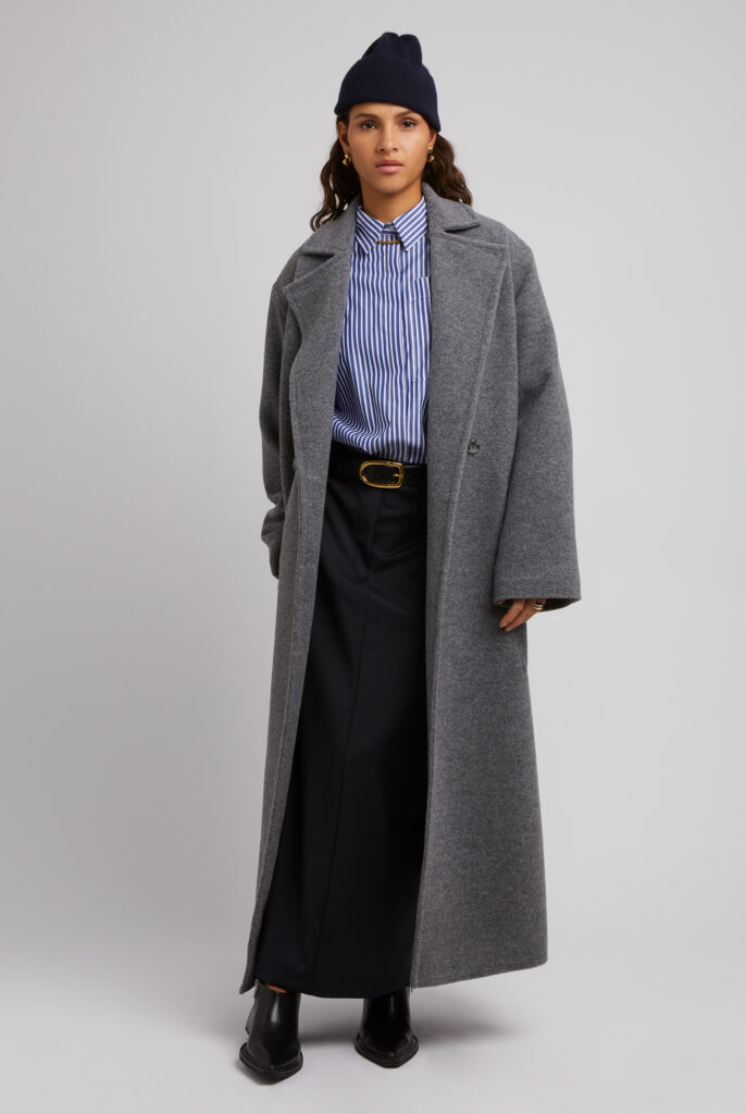 miomartha-2023PM001_C01-double-breasted-oversized-wool-coat-grey-front-skirt